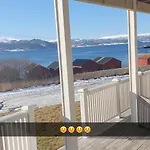 Hus Ved Sjøen *